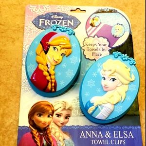 Anna & Elsa Beach Towel Clips